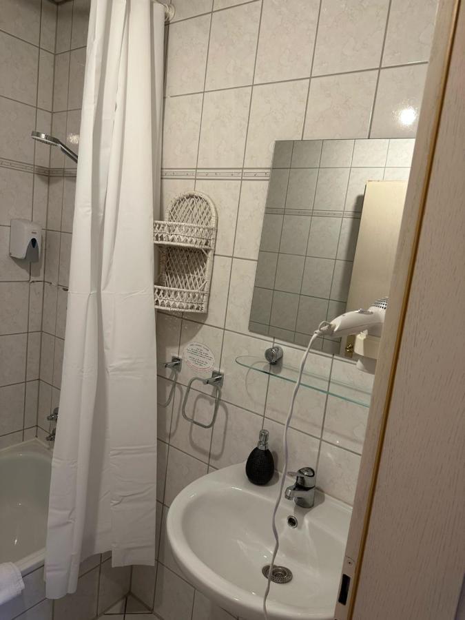 Hotel "Dream In" Heiligenhaus Luaran gambar